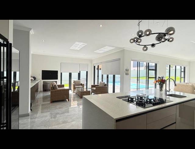4 BEDROOM HOUSE FOR SALE IN MIDSTREAM HEIGHTS